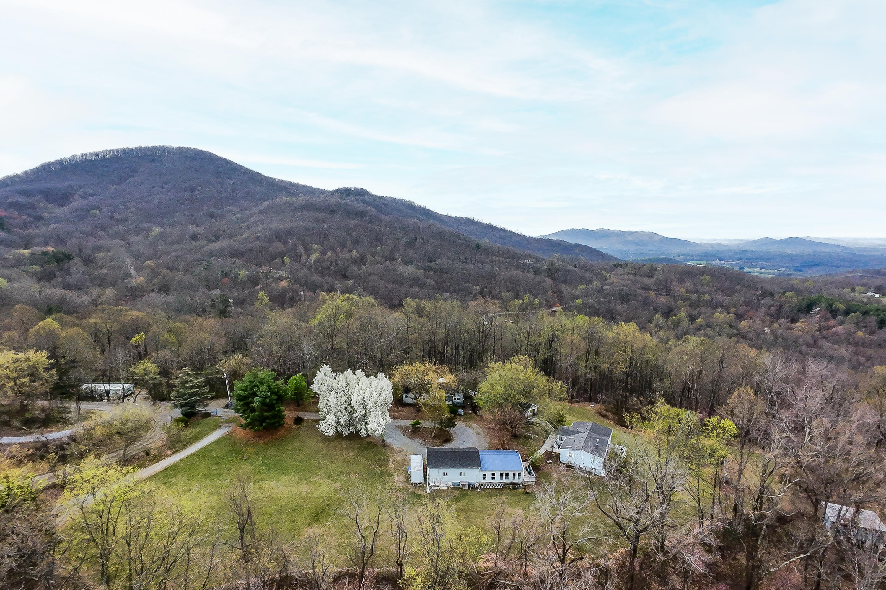 4404 Murray Hollow Rd, Thaxton, Virginia image 1
