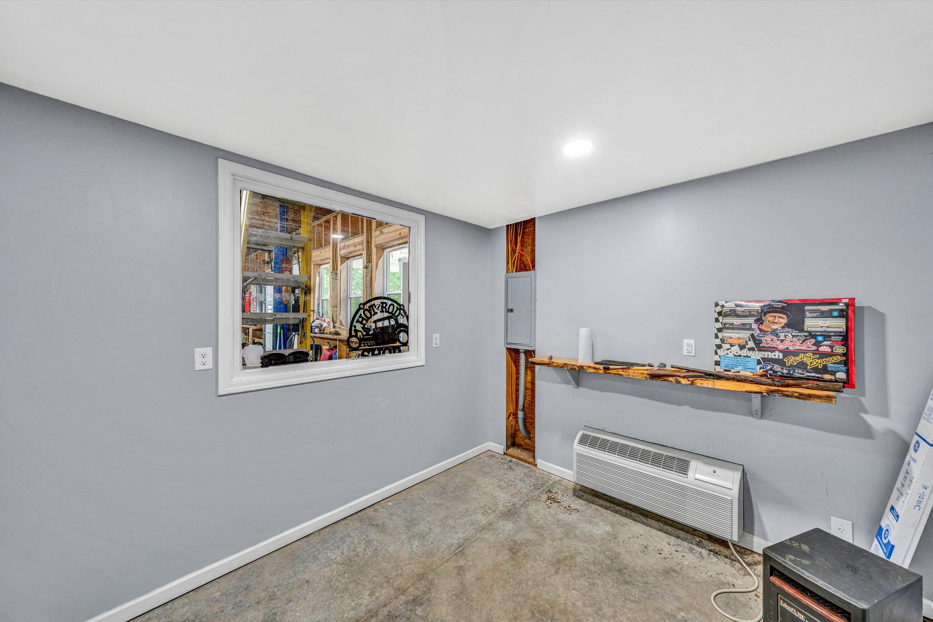 219 Emerald Point Pt, Penhook, Virginia image 48