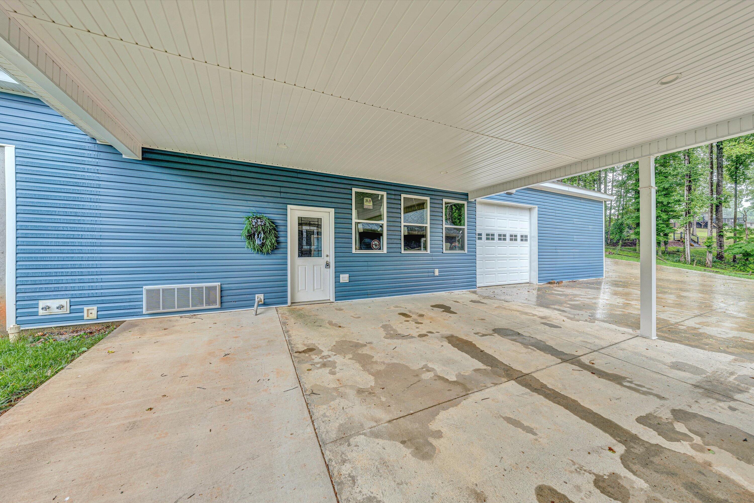 219 Emerald Point Pt, Penhook, Virginia image 45