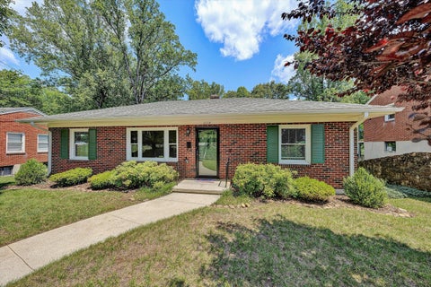 Homes For Sale - 2739 Northview Dr<br/> Roanoke City County, Roanoke, VA 24015
