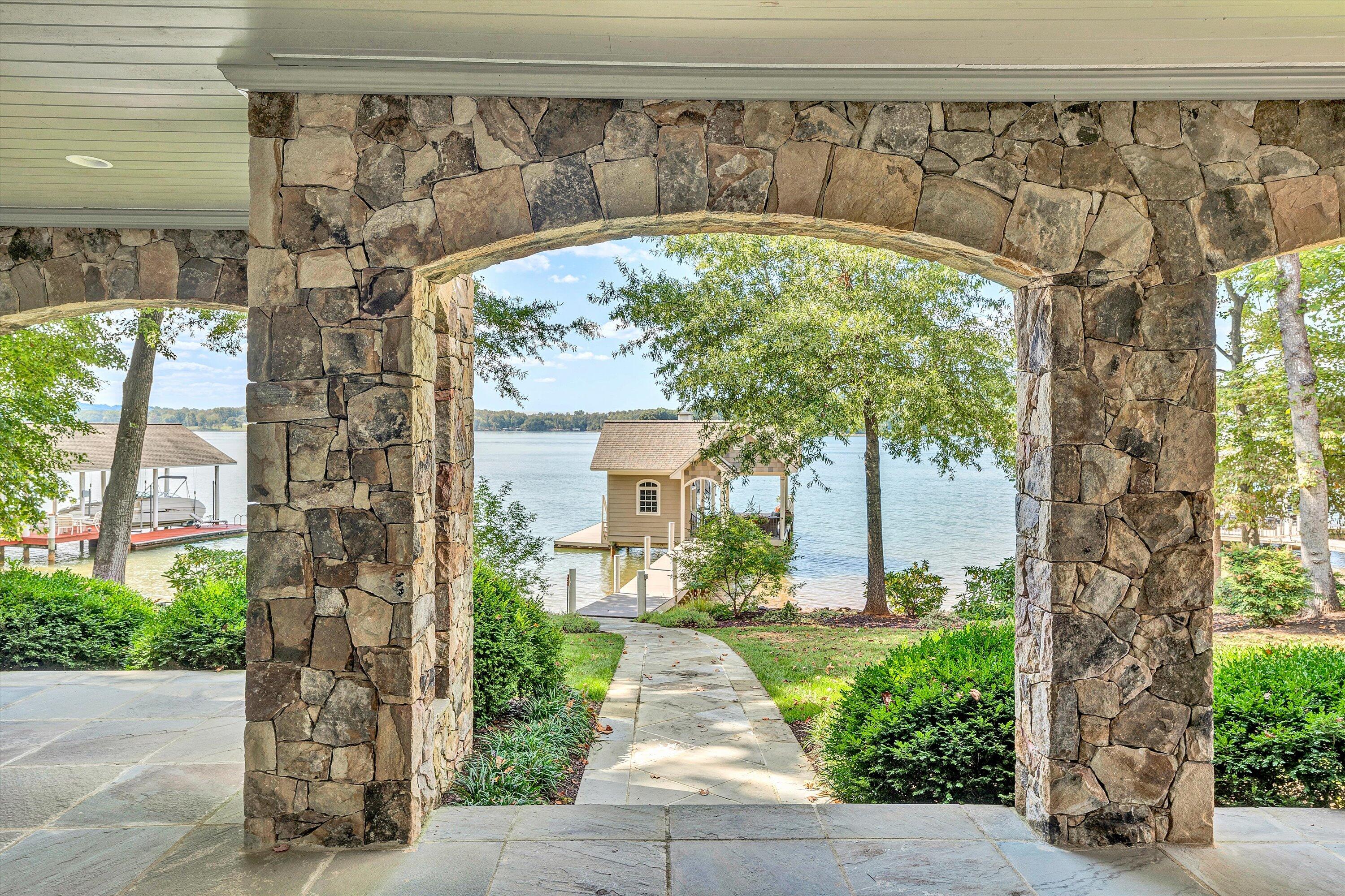 Penhook, Virginia 24137, United States, 4 Bedrooms Bedrooms, ,5 BathroomsBathrooms,Residential,Active,89026