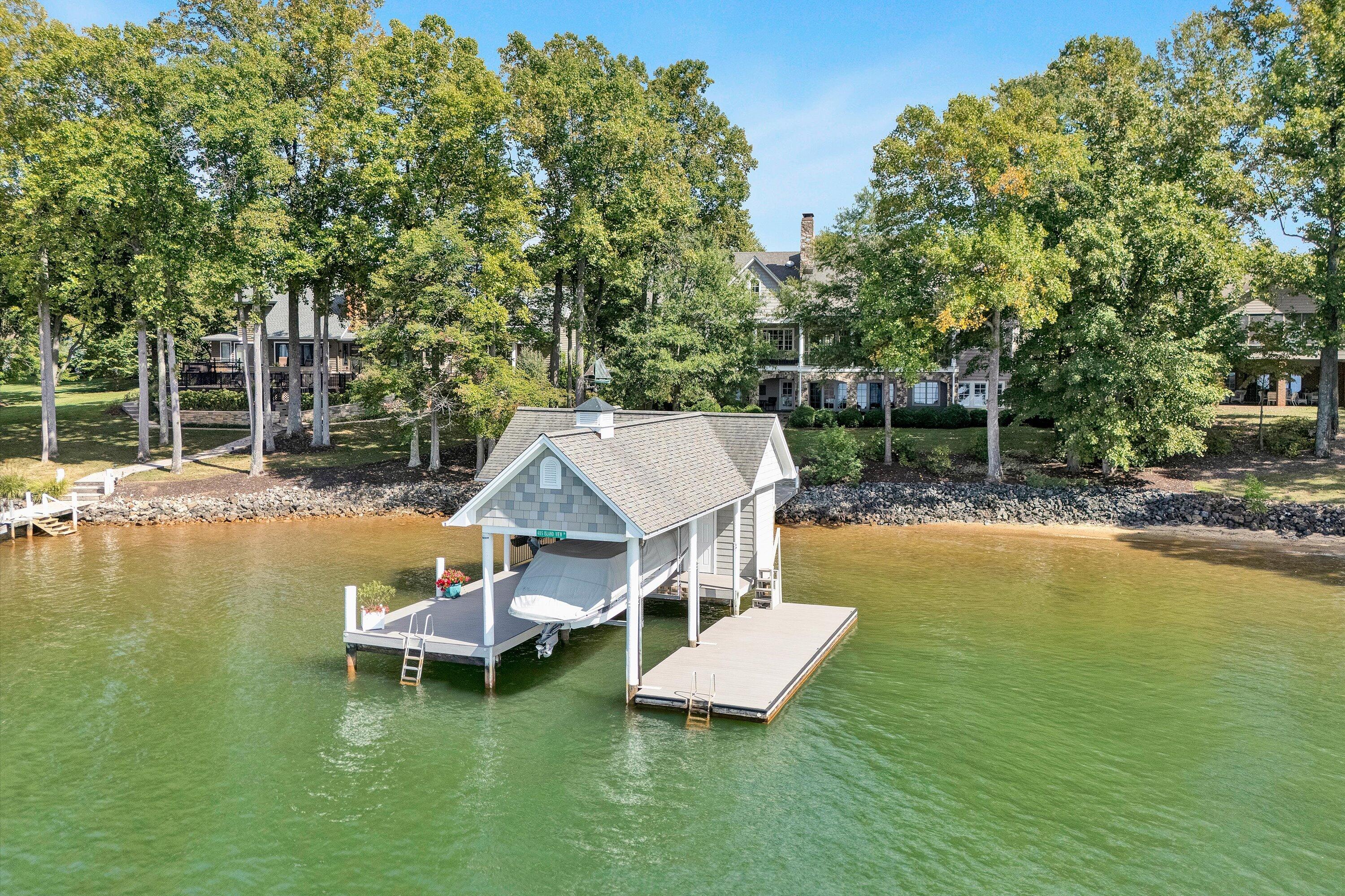 Penhook, Virginia 24137, United States, 4 Bedrooms Bedrooms, ,5 BathroomsBathrooms,Residential,Active,89026