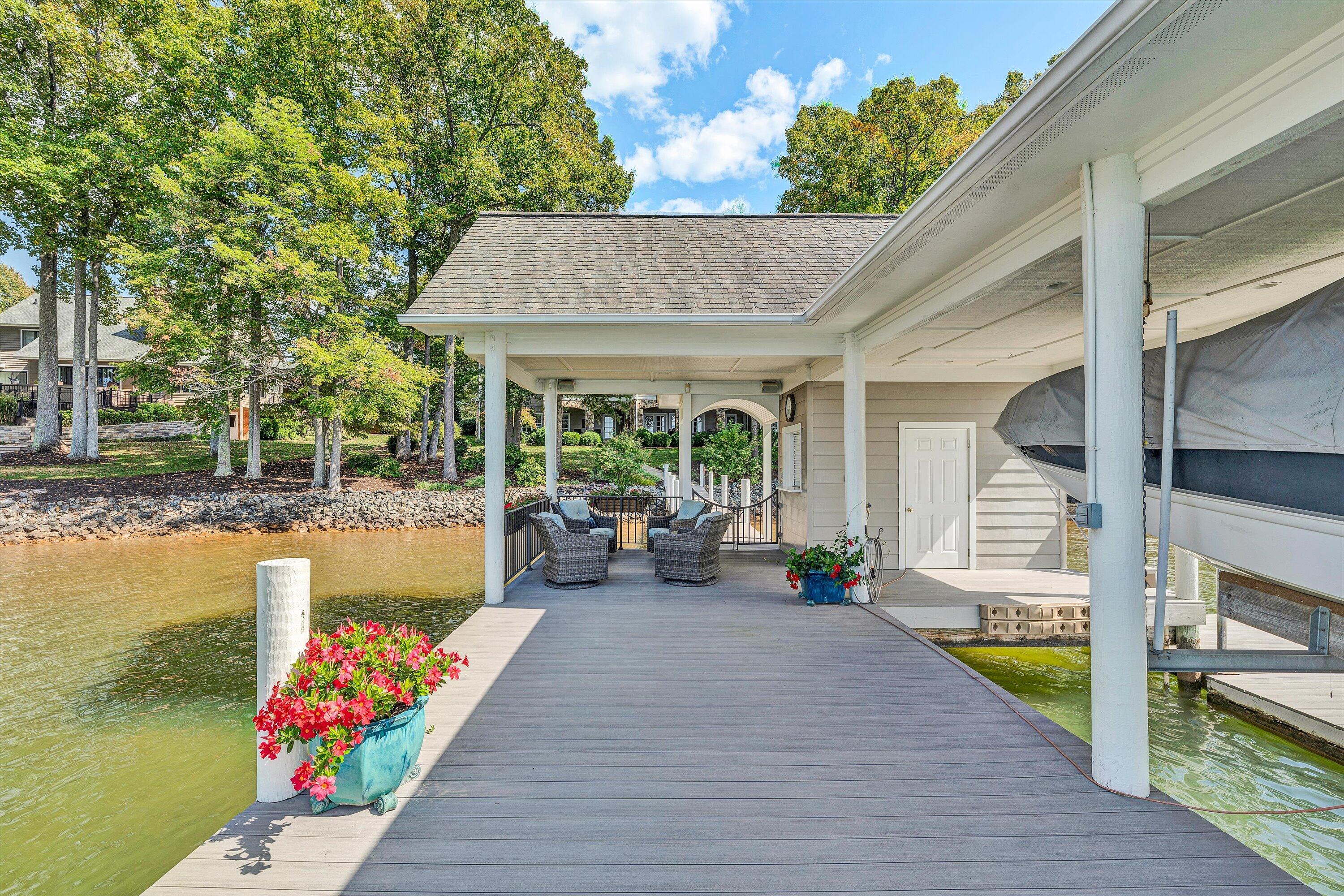 Penhook, Virginia 24137, United States, 4 Bedrooms Bedrooms, ,5 BathroomsBathrooms,Residential,Active,89026