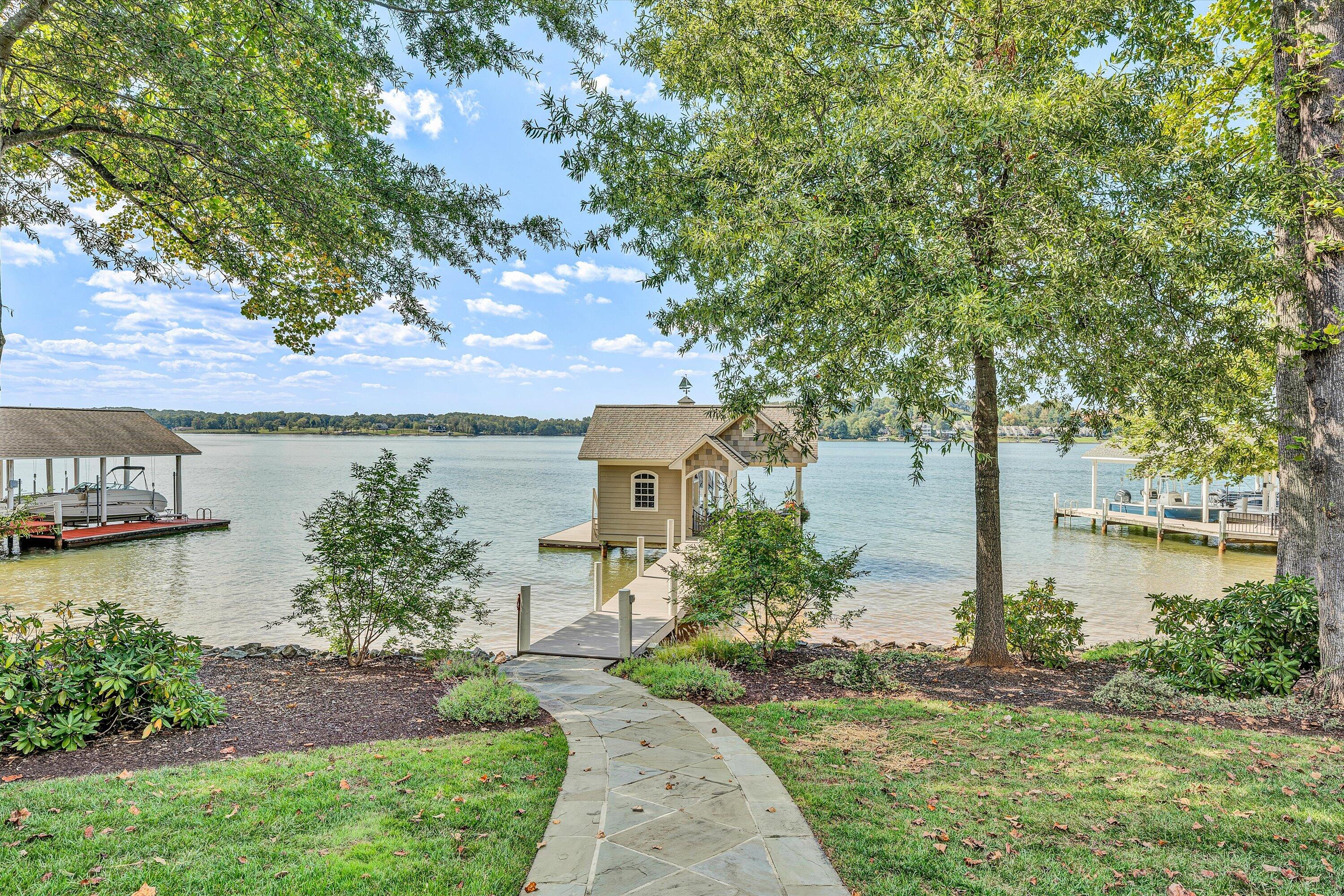 Penhook, Virginia 24137, United States, 4 Bedrooms Bedrooms, ,5 BathroomsBathrooms,Residential,Active,89026