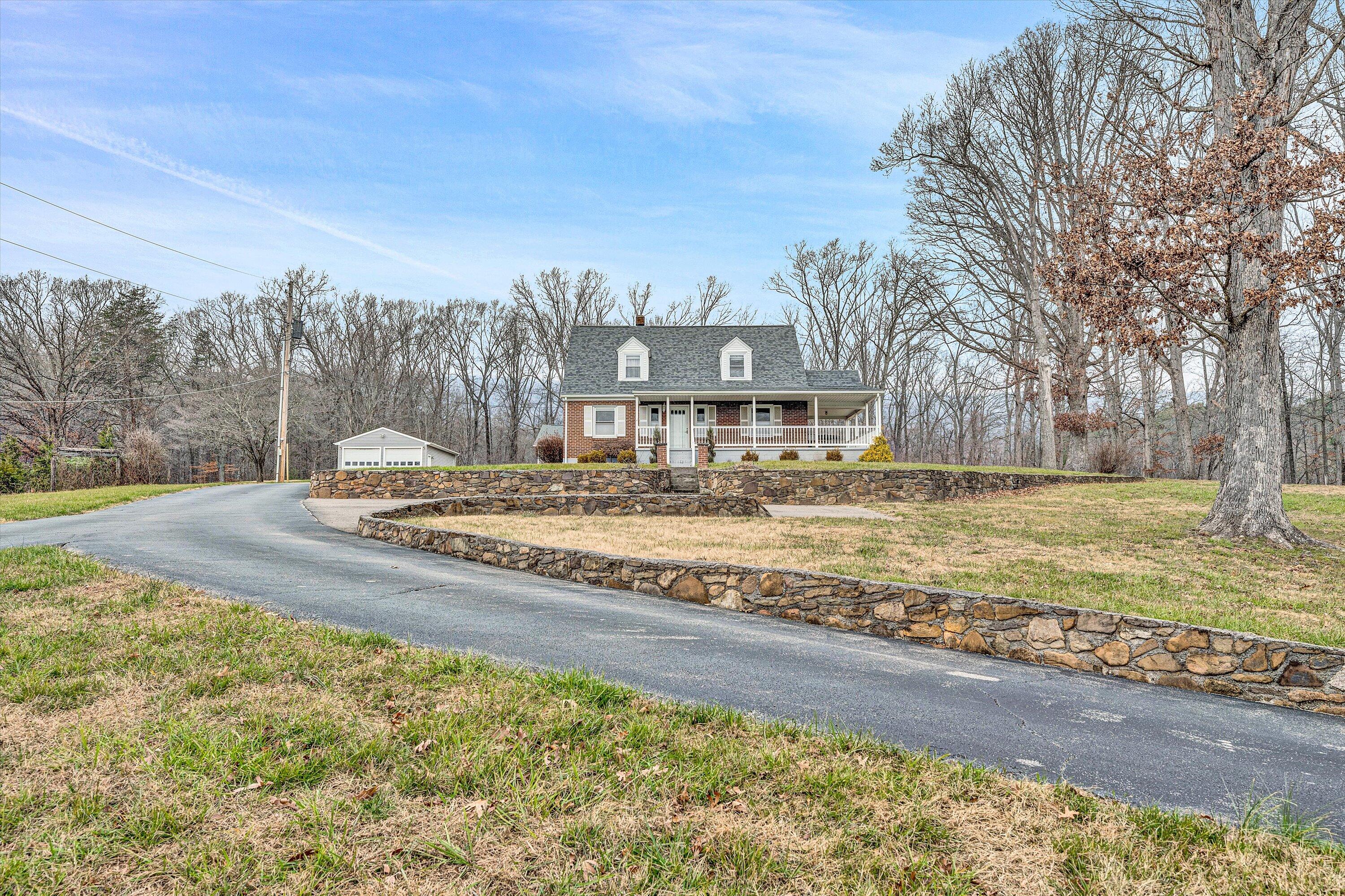 4362 Alleghany Dr, Salem, Virginia image 2