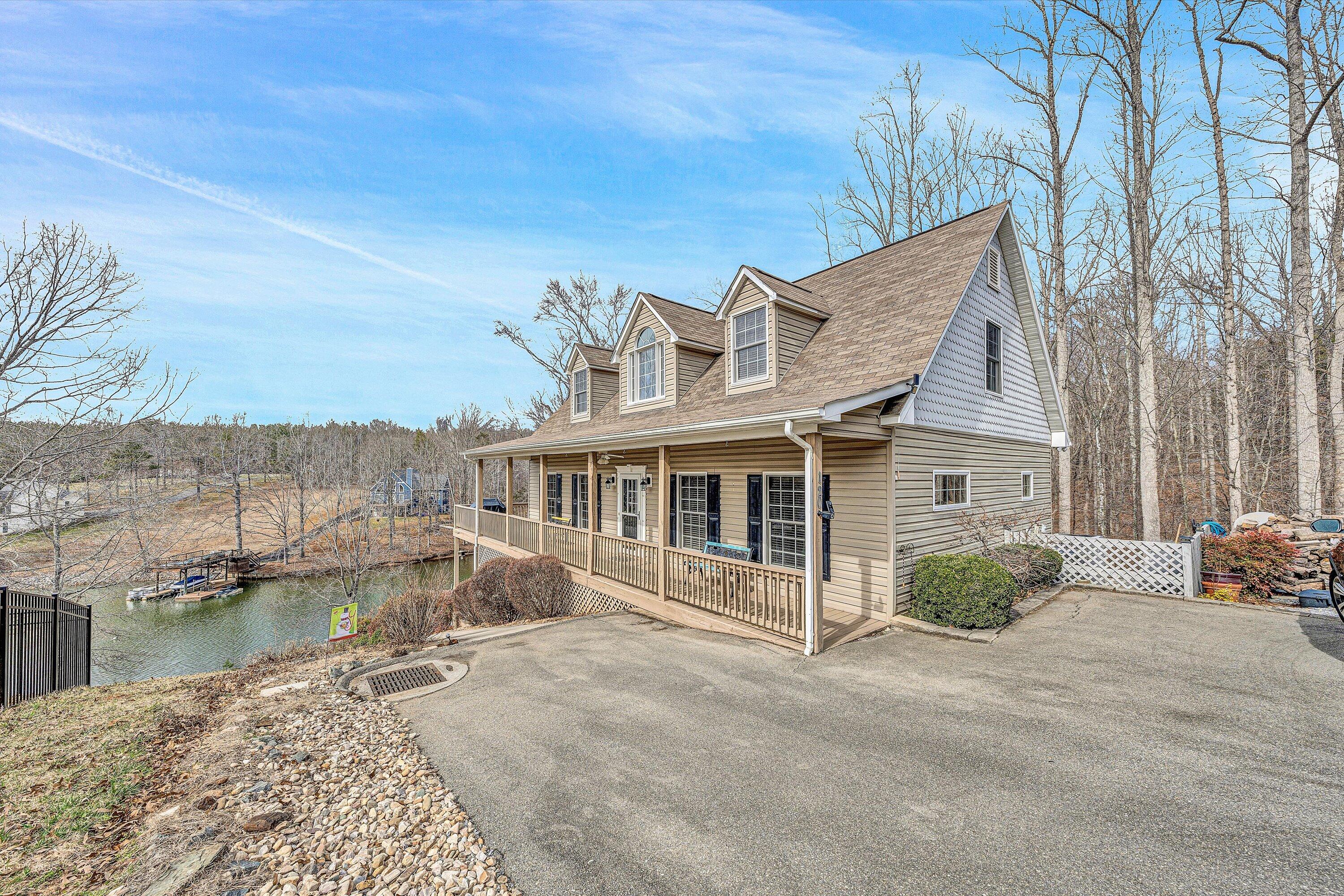 120 Pebble Brook Ln, Moneta, Virginia image 3
