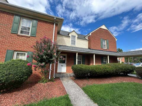 Townhouse For Rent - 821 Stonegate Dr #18<br/> Salem, VA 24153