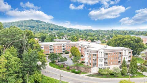 Condo For Sale - 2125 Yellow Mountain Rd #APT 302<br/> Roanoke, VA 24014