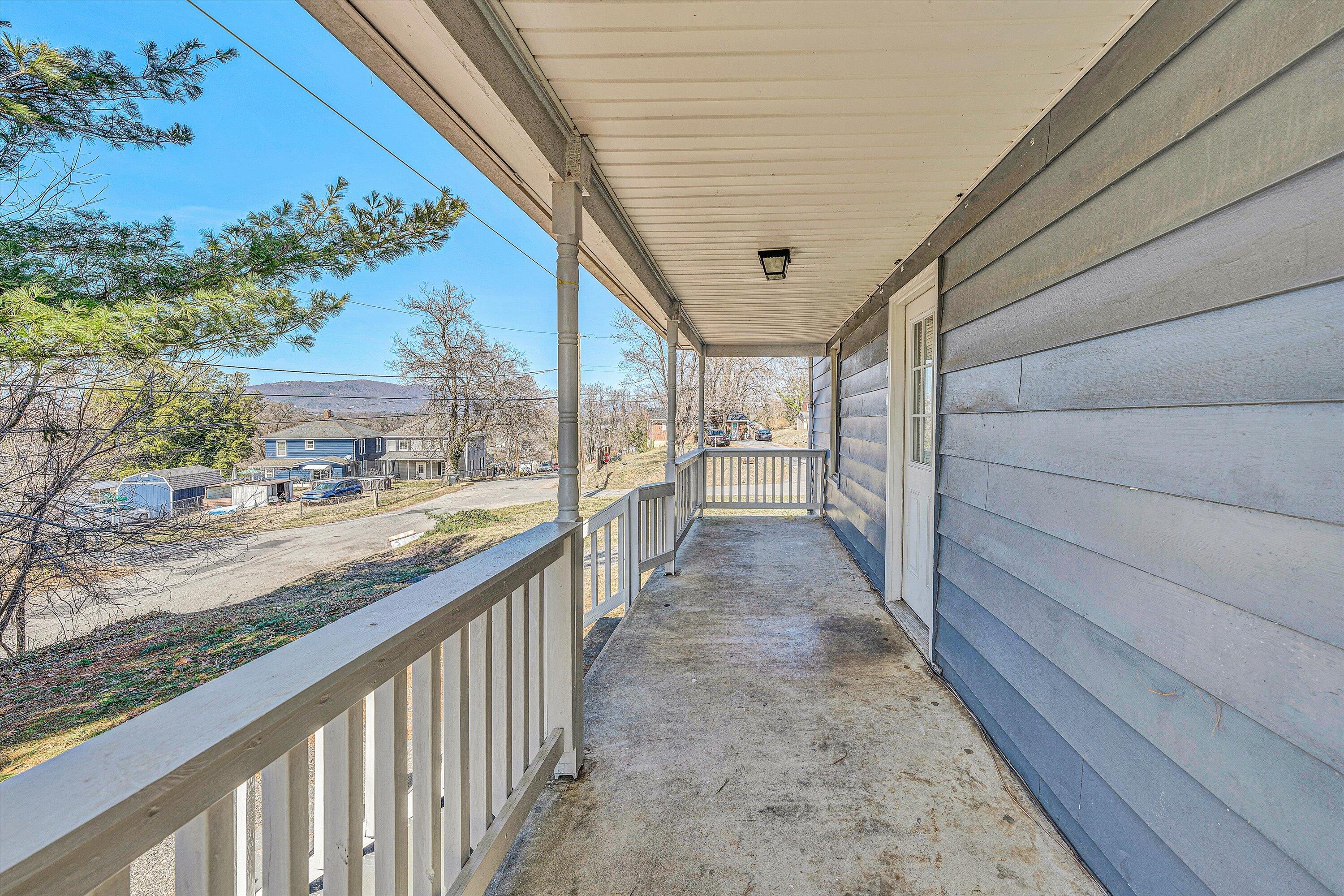 520 Chestnut St, Vinton, Virginia image 3