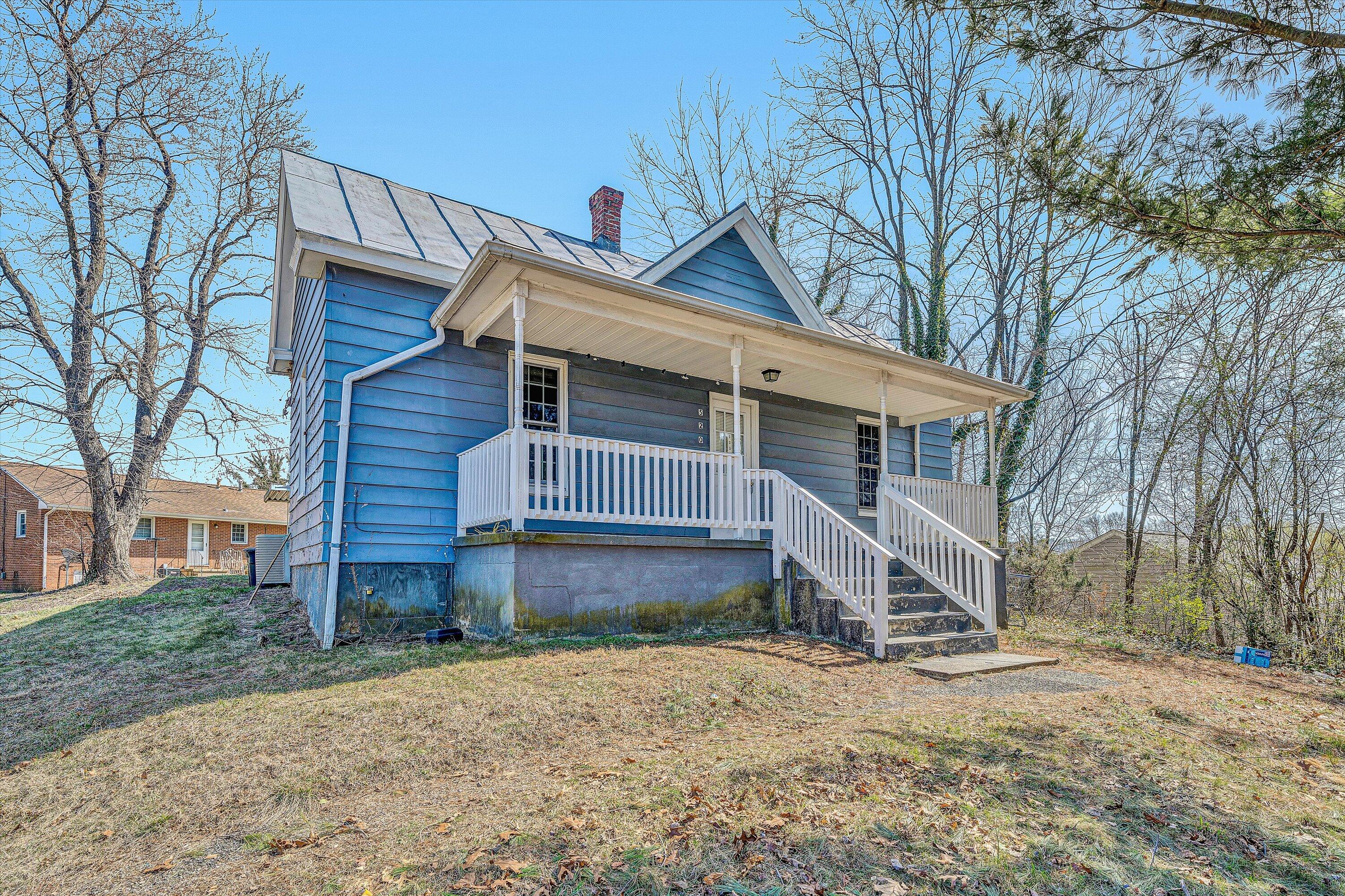 520 Chestnut St, Vinton, Virginia image 2