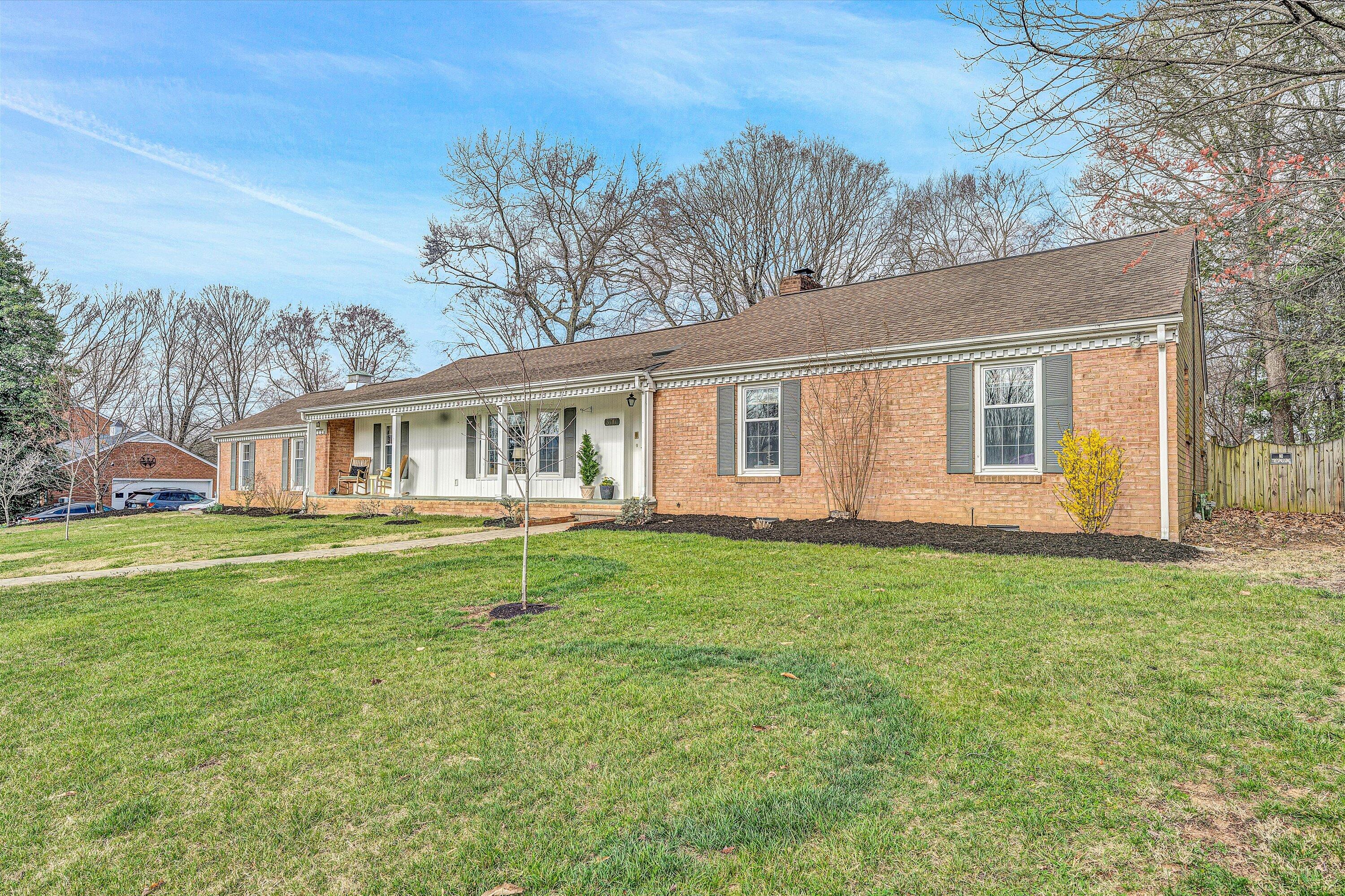 3717 Dogwood Ln, Roanoke, Virginia image 2
