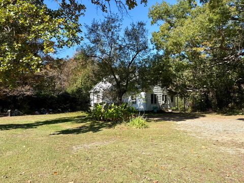 Photo of 8100 Stage Coach RD, Nathalie, VA 24577 (MLS # 922940)