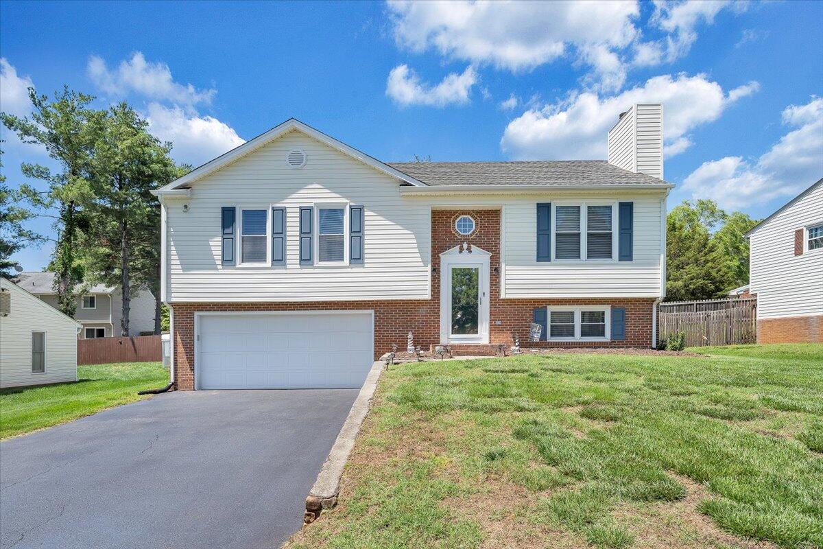6032 Old Manor Ct, Roanoke, Virginia image 1