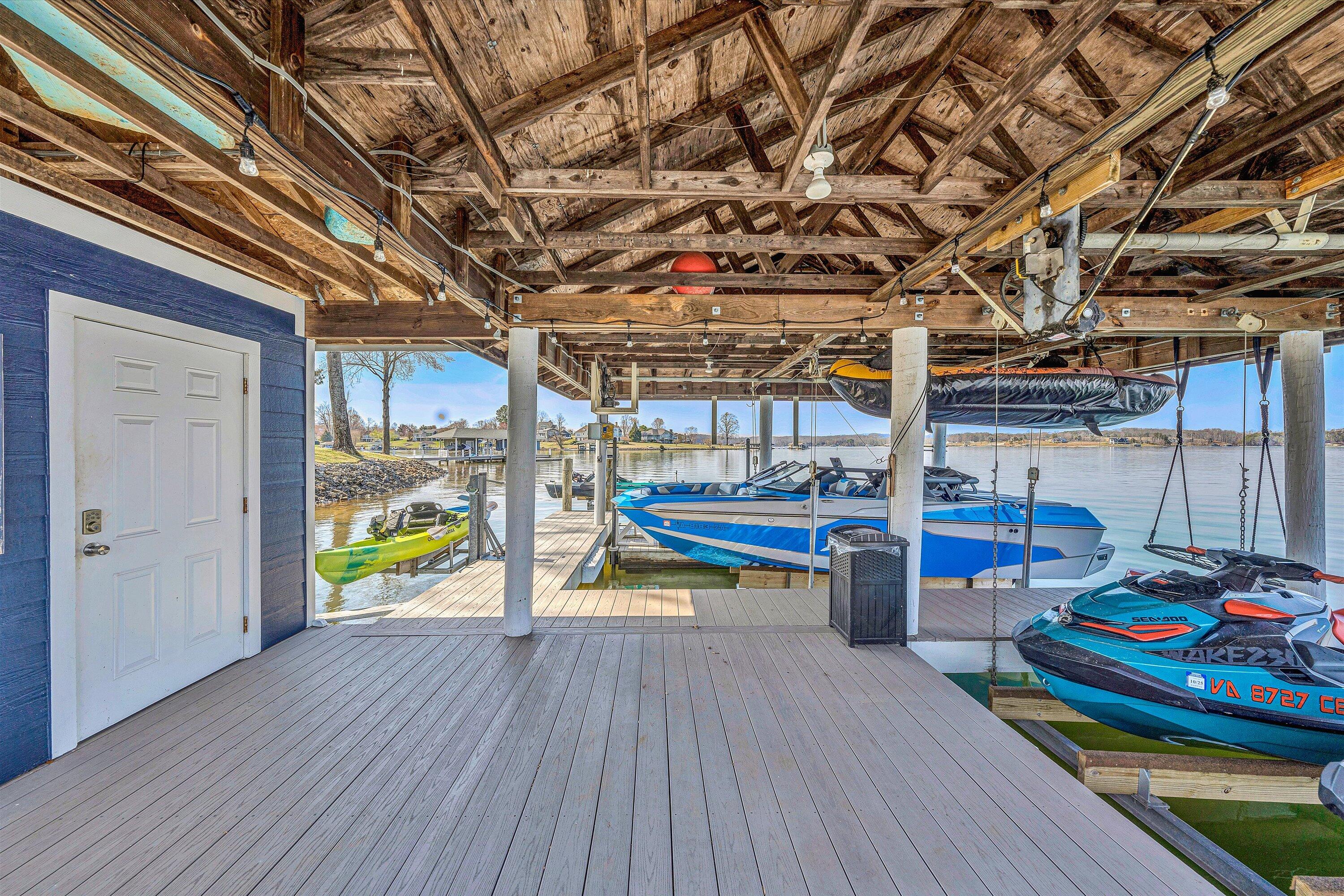 Penhook, Virginia 24137, United States, 6 Bedrooms Bedrooms, ,4 BathroomsBathrooms,Residential,Active,91712