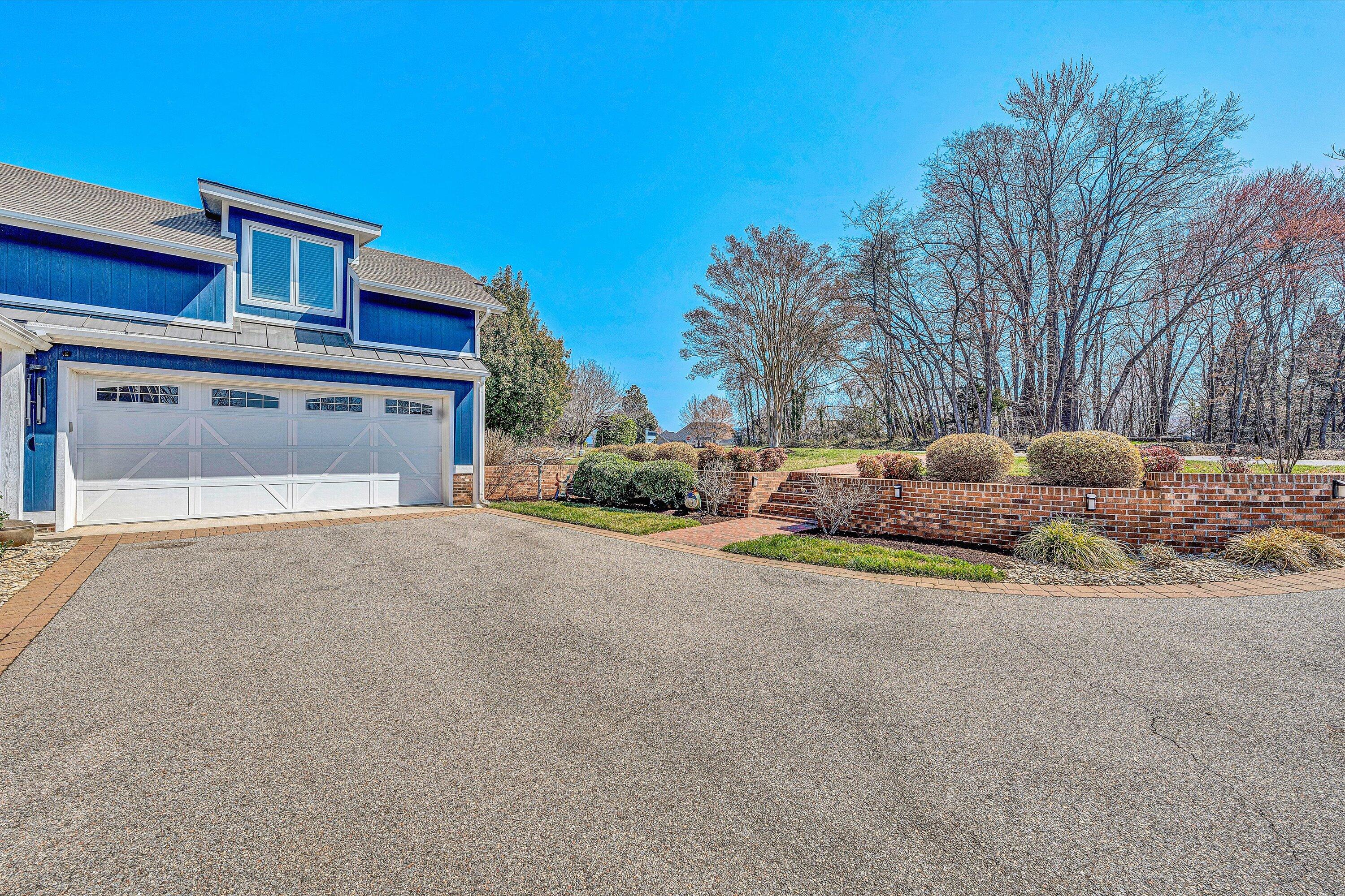 Penhook, Virginia 24137, United States, 6 Bedrooms Bedrooms, ,4 BathroomsBathrooms,Residential,Active,91712