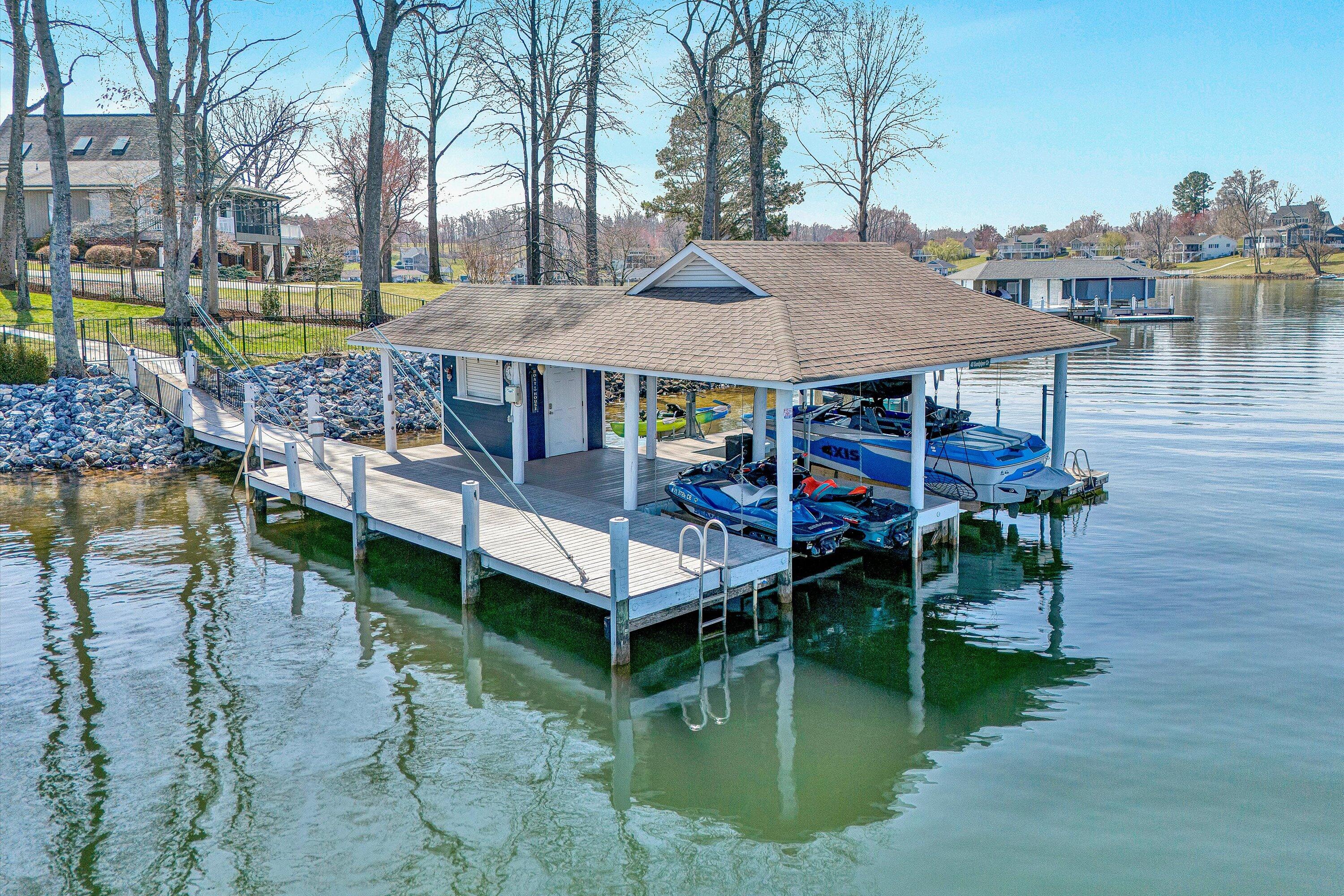 Penhook, Virginia 24137, United States, 6 Bedrooms Bedrooms, ,4 BathroomsBathrooms,Residential,Active,91712