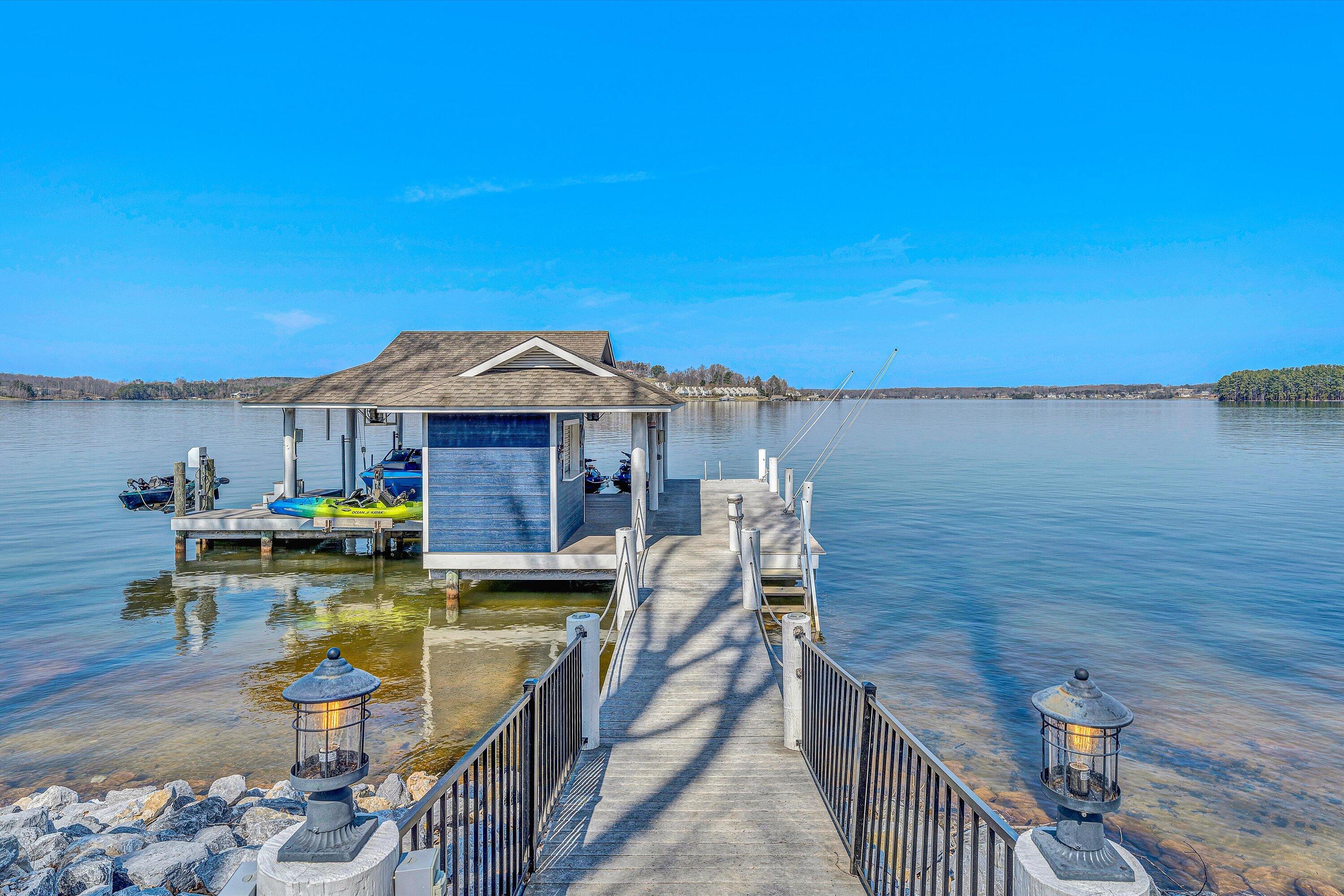 Penhook, Virginia 24137, United States, 6 Bedrooms Bedrooms, ,4 BathroomsBathrooms,Residential,Active,91712