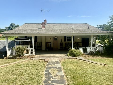 Homes For Sale - 2770 W Lynchburg Salem Tpke<br/> Bedford, VA 24523