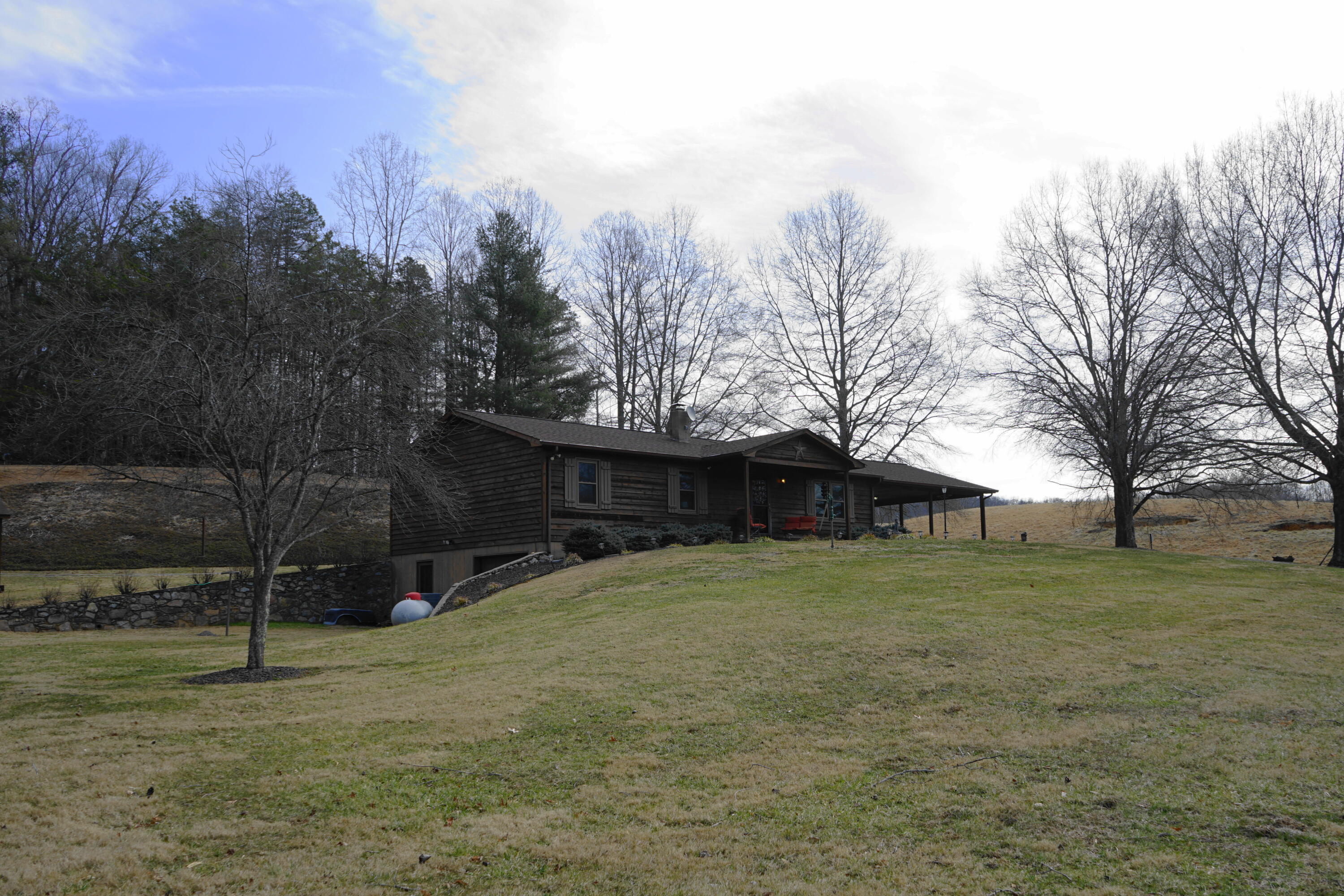 5485 Dry Hill Rd, Ferrum, Virginia image 2