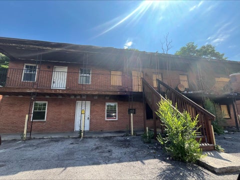 Multifamily For Sale - 821 Westside Blvd<br/> Roanoke City County, Roanoke, VA 24011