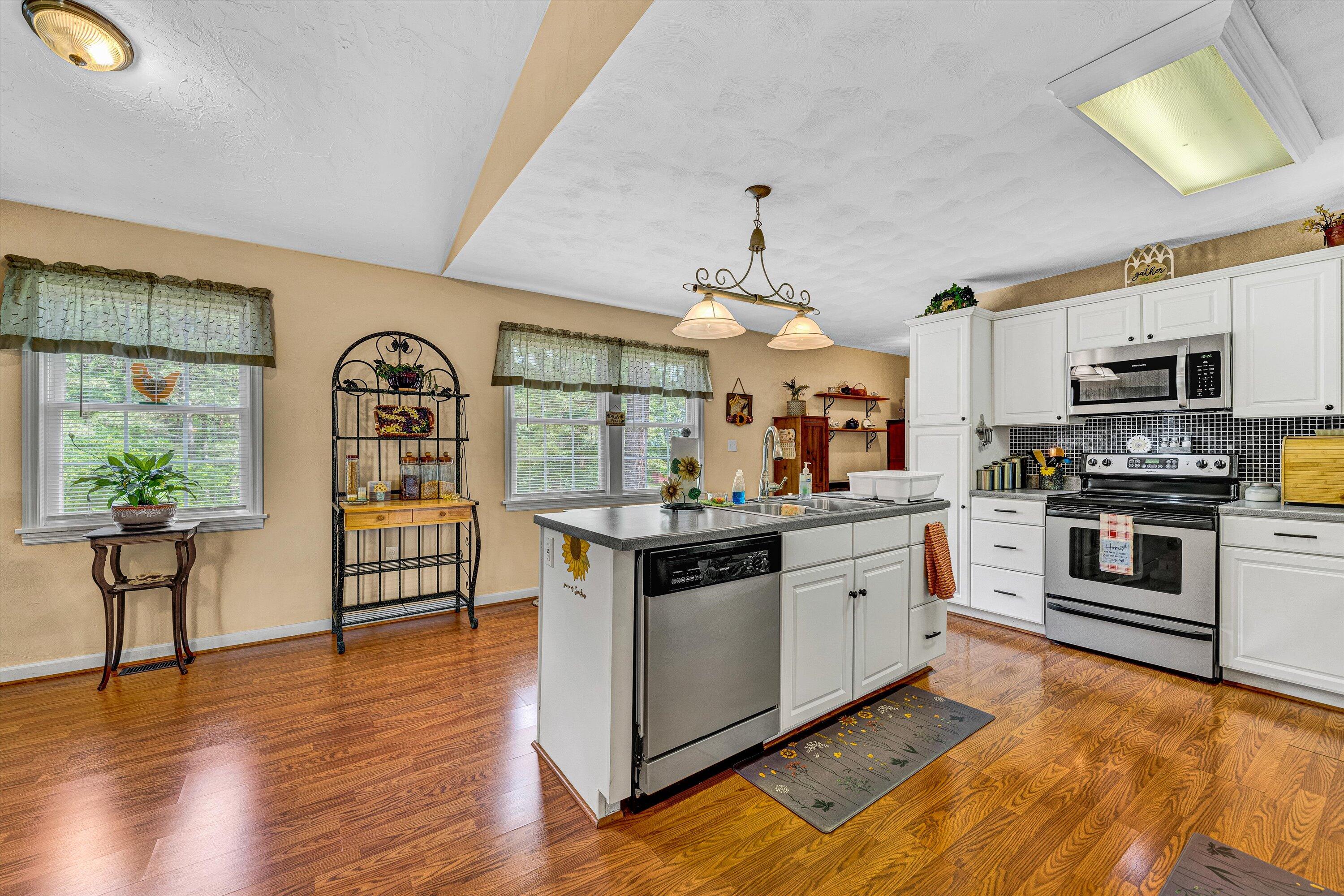 5461 Meadors Spur Rd, Moneta, Virginia image 11