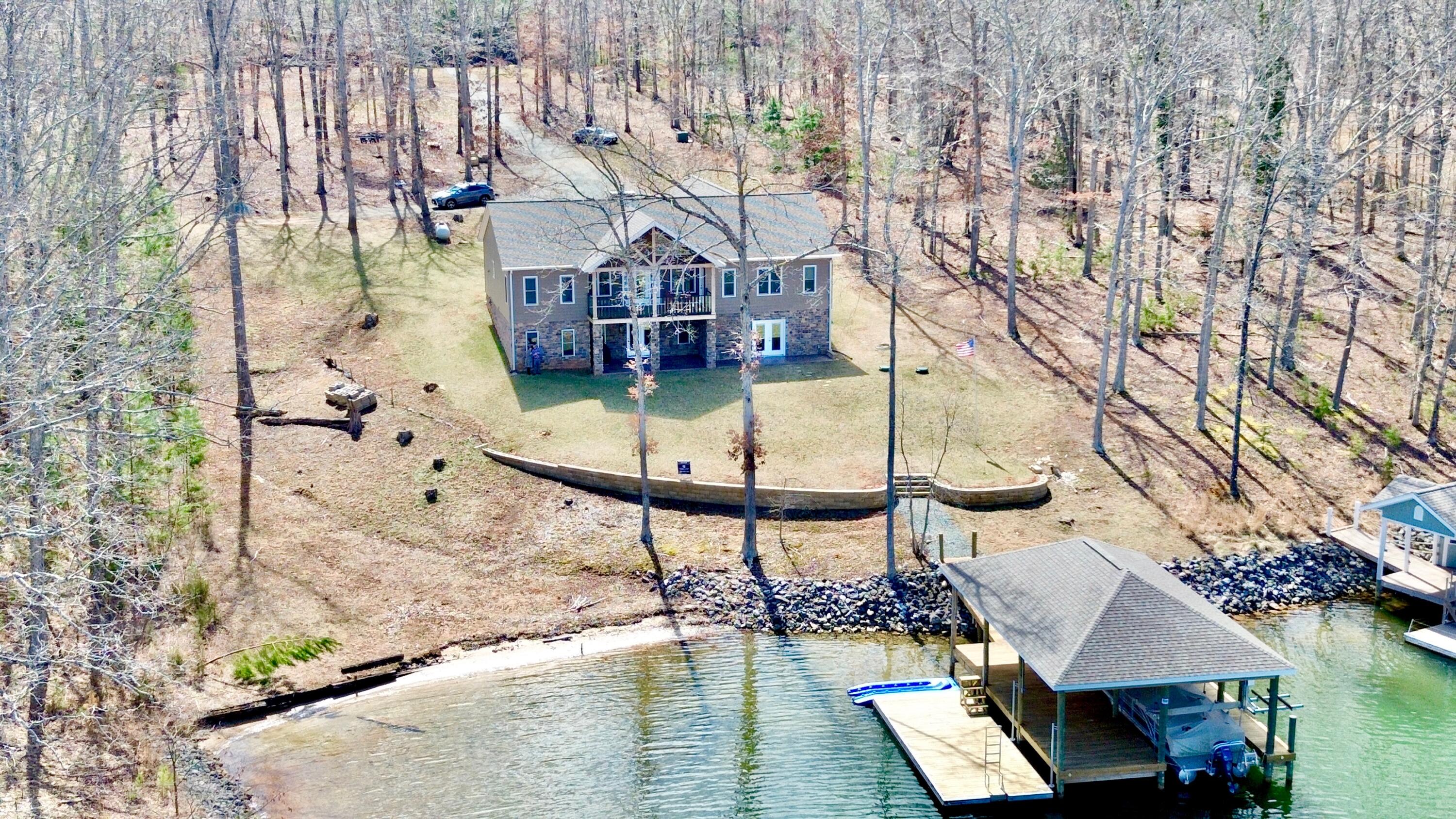 40 Big Cove Dr, Penhook, Virginia image 1