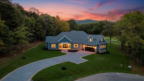 Homes For Sale - 31 Flagstick Ct<br/> Penhook, VA 24137