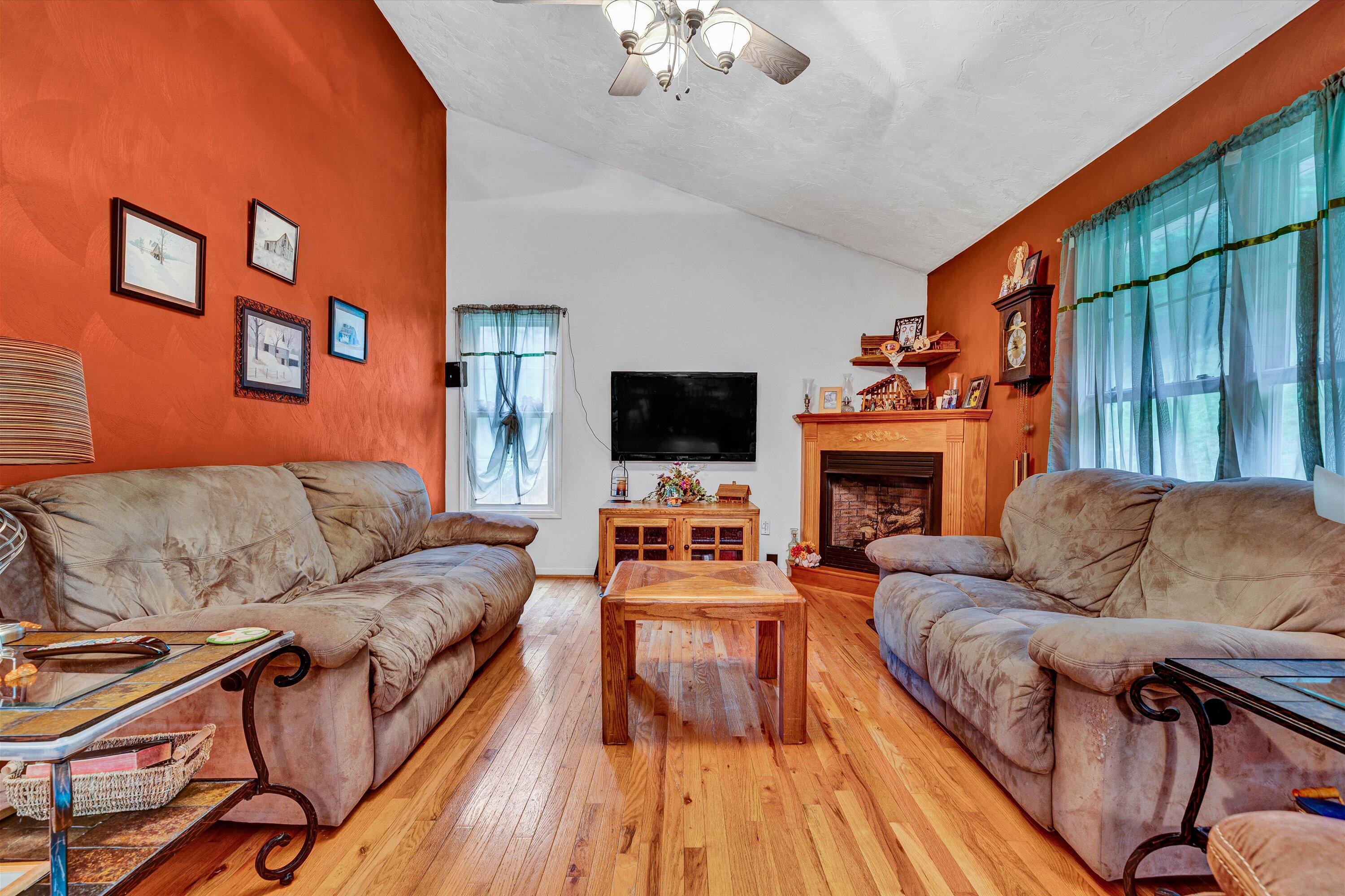 7123 Tall Oak Ln, Roanoke, Virginia image 5