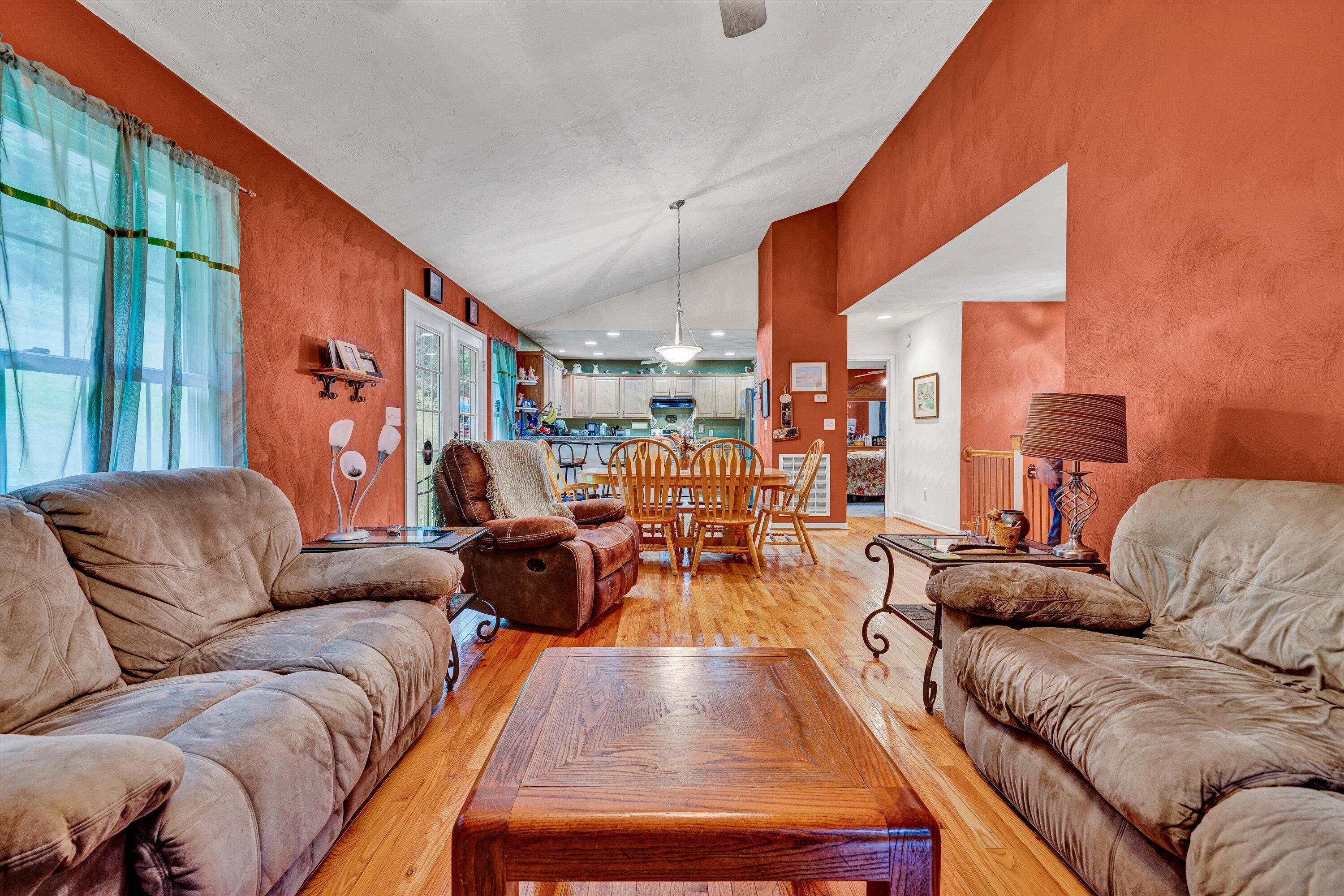 7123 Tall Oak Ln, Roanoke, Virginia image 6