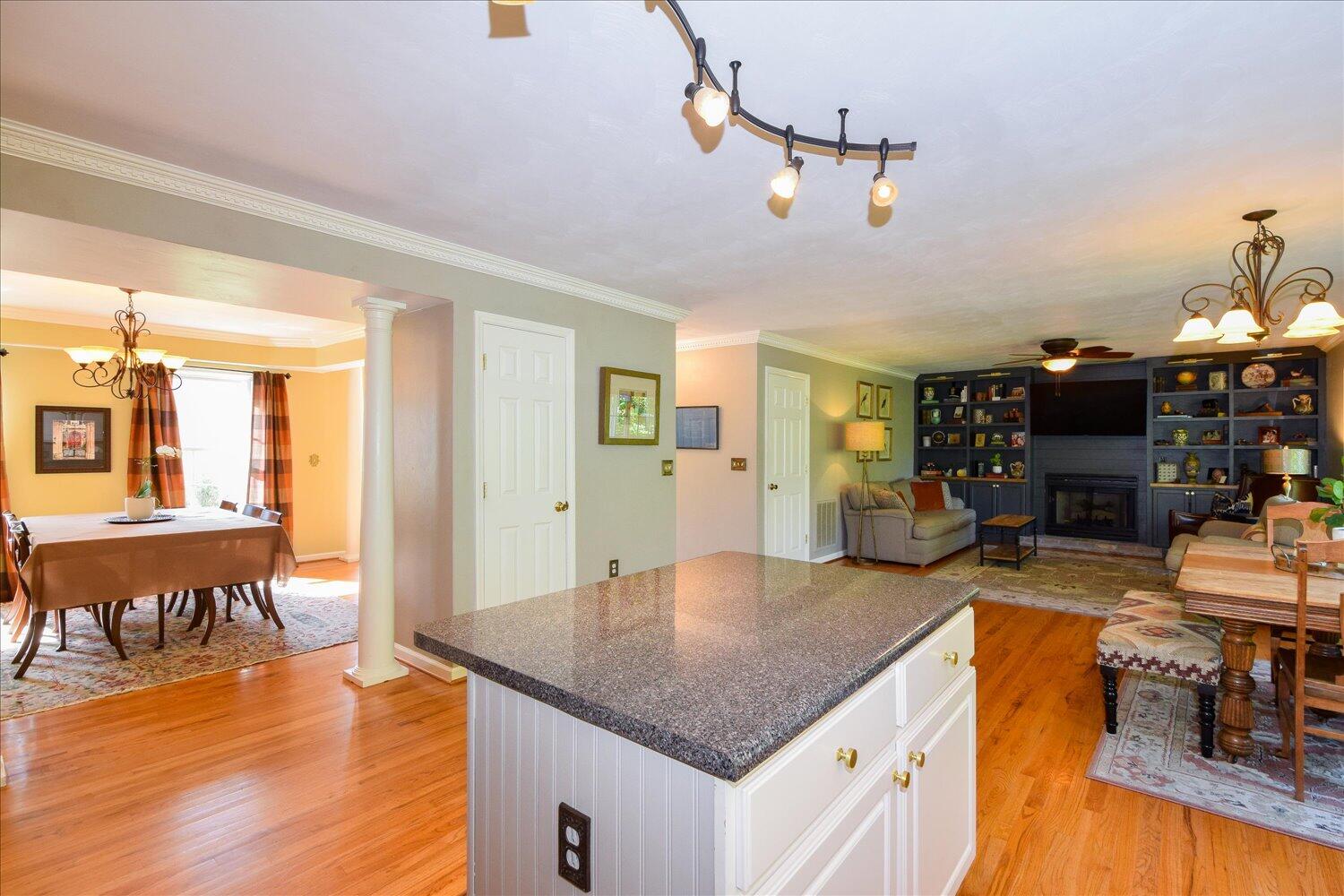 7635 Peebles Ln, Roanoke, Virginia image 13
