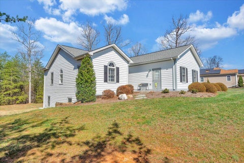 Homes For Sale - 1034 Joffrey Dr<br/> Huddleston, VA 24104