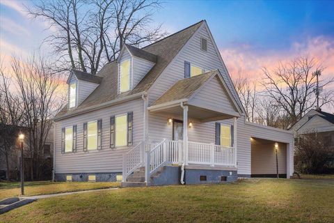 Homes For Sale - 112 Jackson Cir<br/> Radford, VA 24141