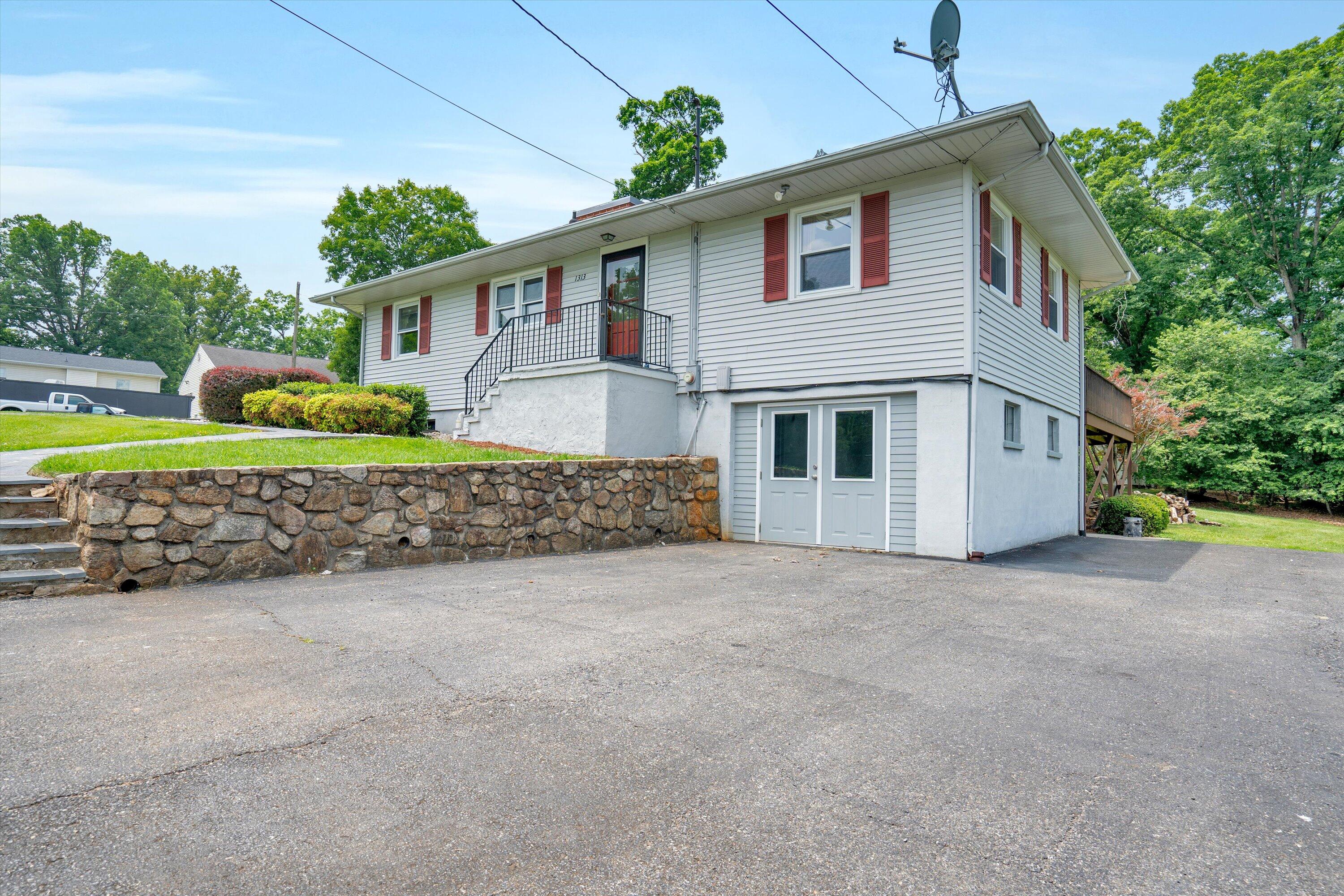 1313 Boone Dr, Bedford, Virginia image 6