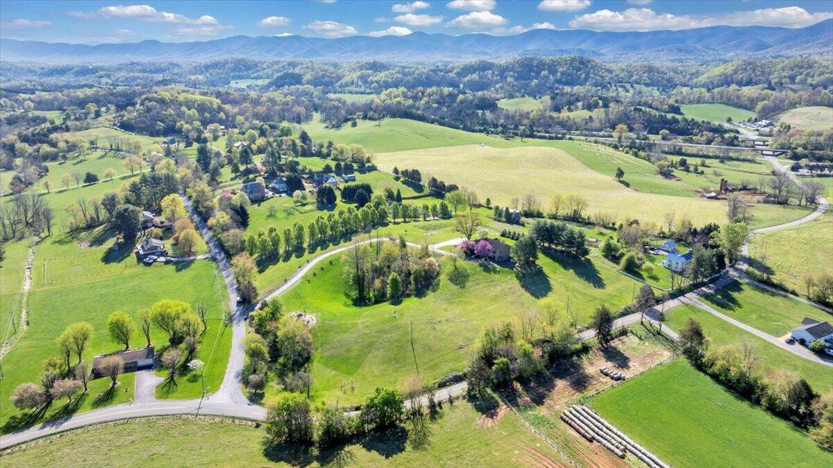 48 Lugar Ln, Fincastle, Virginia image 5
