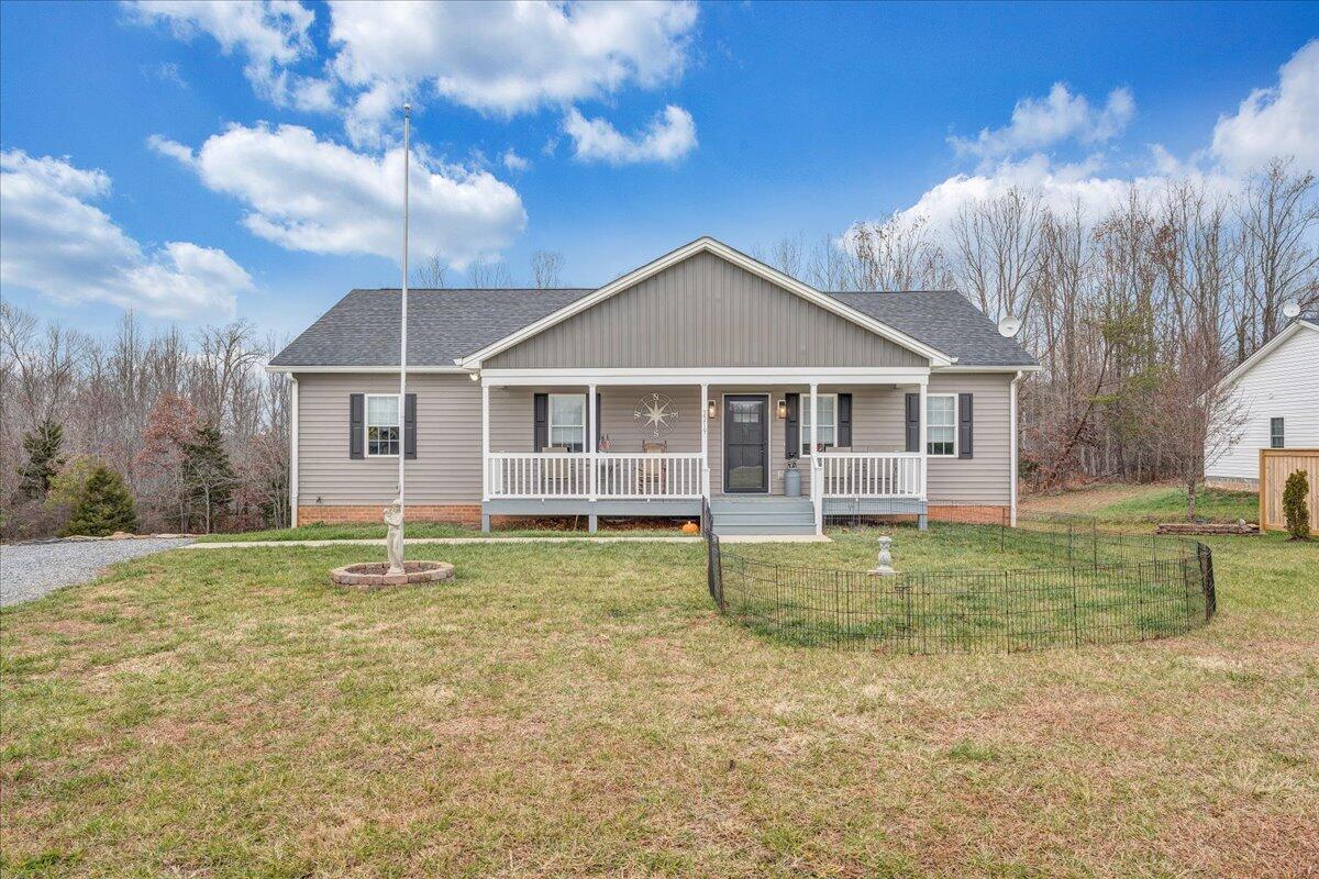 2219 Smith Mountain Lake Pkwy, Huddleston, Virginia image 1