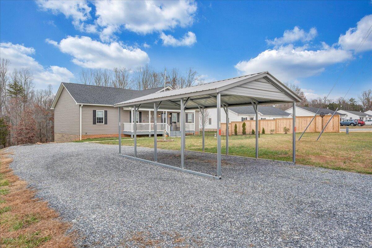 2219 Smith Mountain Lake Pkwy, Huddleston, Virginia image 30