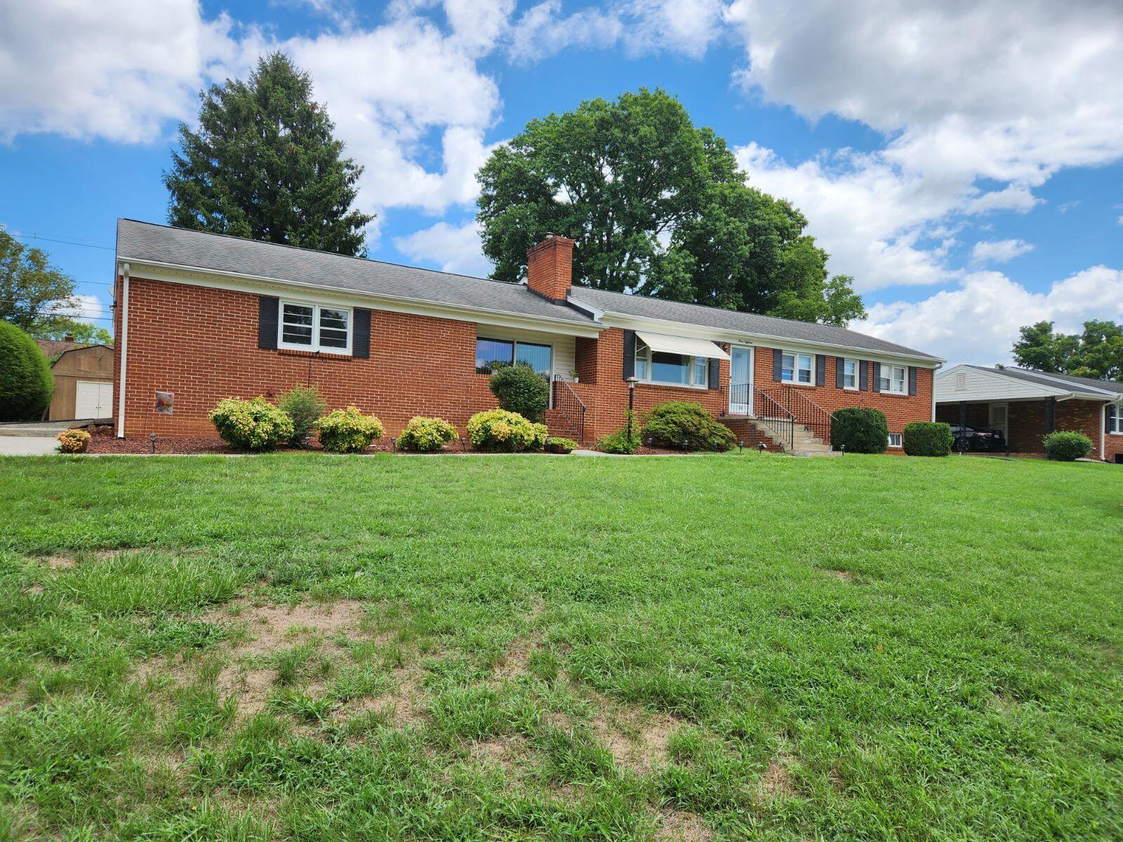 View Salem, VA 24153 house