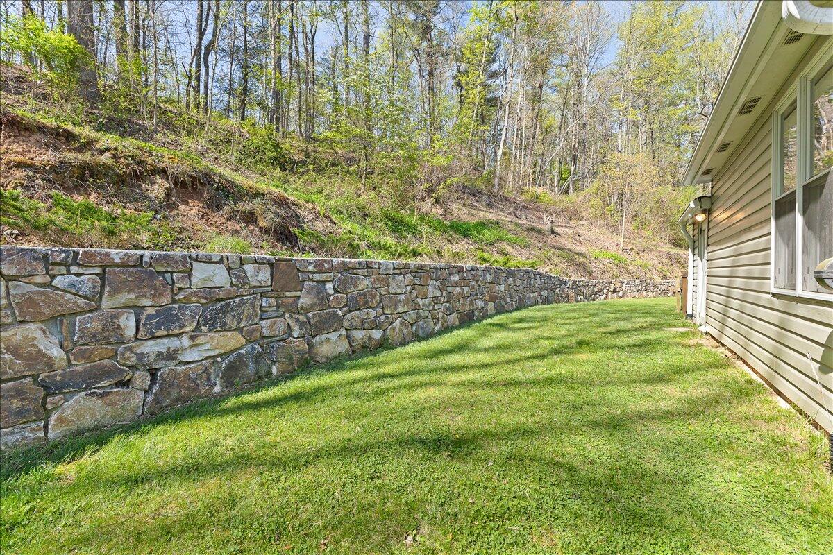6004 Poage Valley Rd, Roanoke, Virginia image 38