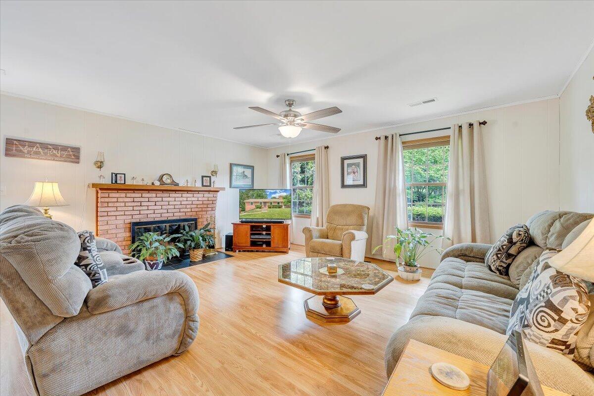 30 Benbrook Cir, Roanoke, Virginia image 6
