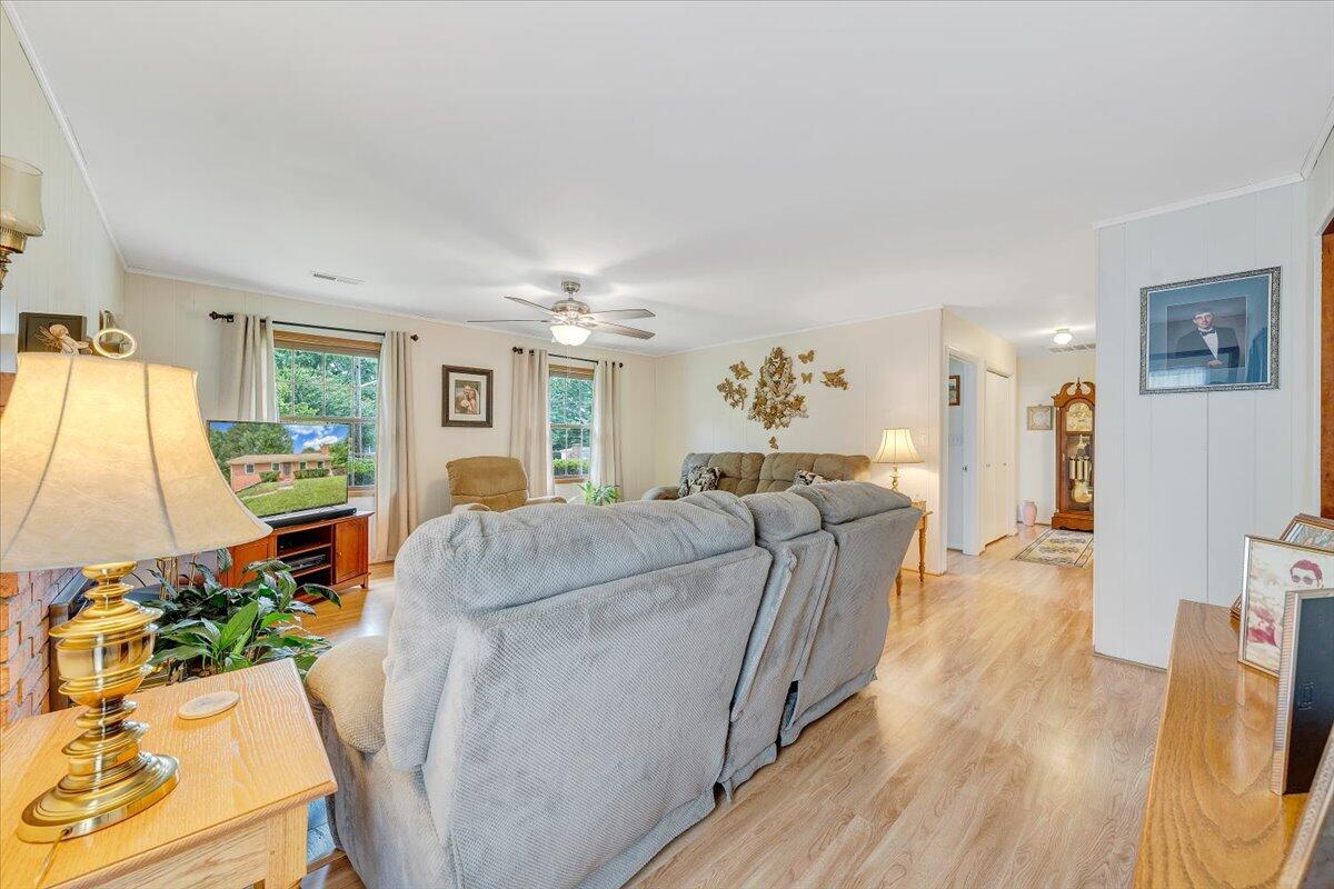 30 Benbrook Cir, Roanoke, Virginia image 8