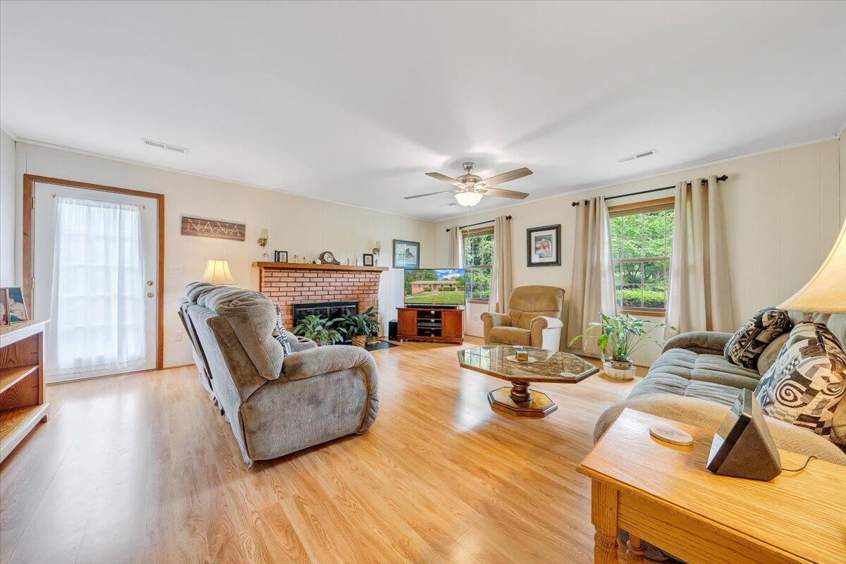 30 Benbrook Cir, Roanoke, Virginia image 5