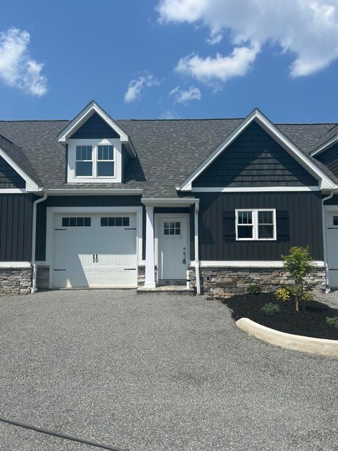 Townhouse For Sale - 411 Kimball Ave<br/> Salem, VA 24153