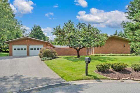 Homes For Sale - 3547 Heritage Cir<br/> Roanoke, VA 24015
