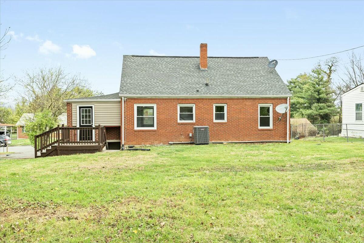 2508 Springhill Dr, Roanoke, Virginia image 13