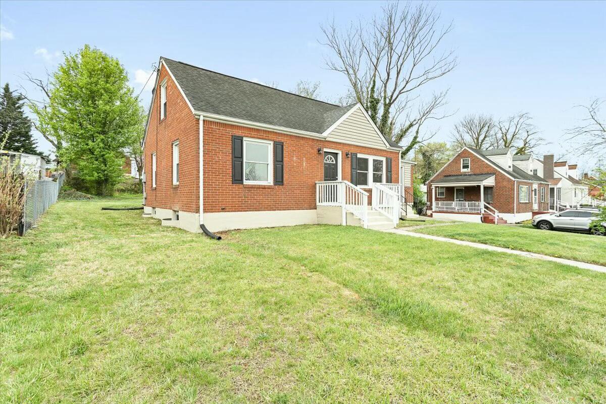 2508 Springhill Dr, Roanoke, Virginia image 2