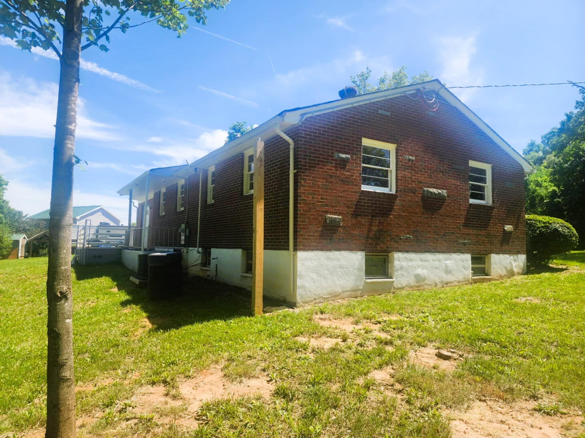 1742 Fruitridge Dr, Penhook, Virginia image 9