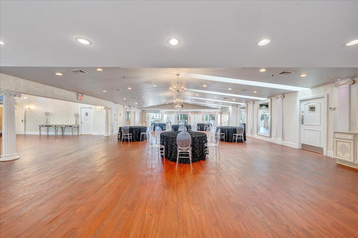 Bedford, Virginia 24523, United States, 5 Bedrooms Bedrooms, ,9 BathroomsBathrooms,Residential,Active,239718