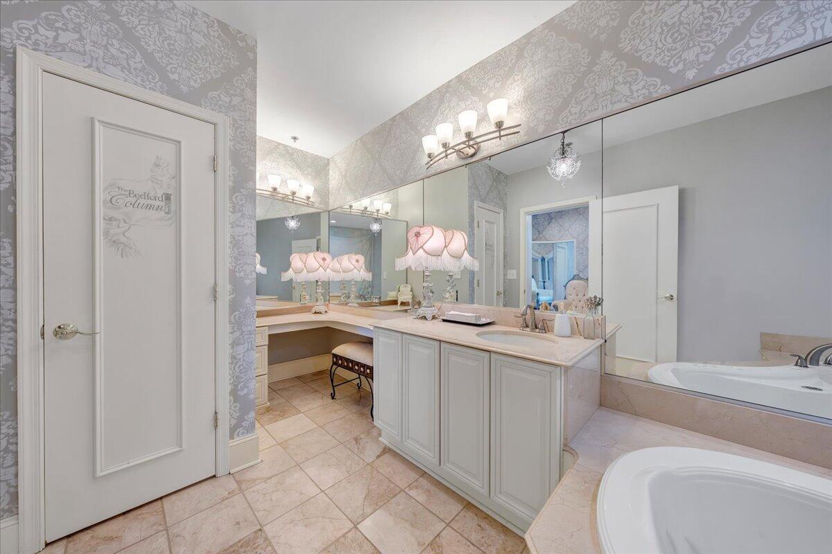 Bedford, Virginia 24523, United States, 5 Bedrooms Bedrooms, ,9 BathroomsBathrooms,Residential,Active,239718