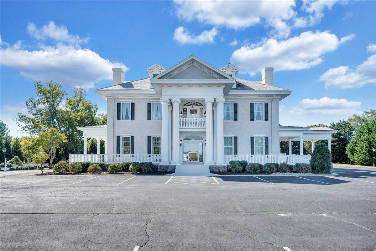 Bedford, Virginia 24523, United States, 5 Bedrooms Bedrooms, ,9 BathroomsBathrooms,Residential,Active,239718