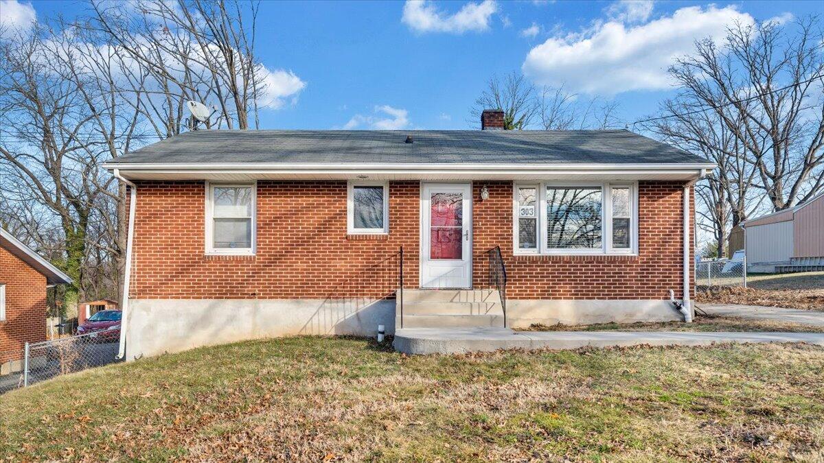 303 Deaner Dr, Roanoke, Virginia image 1